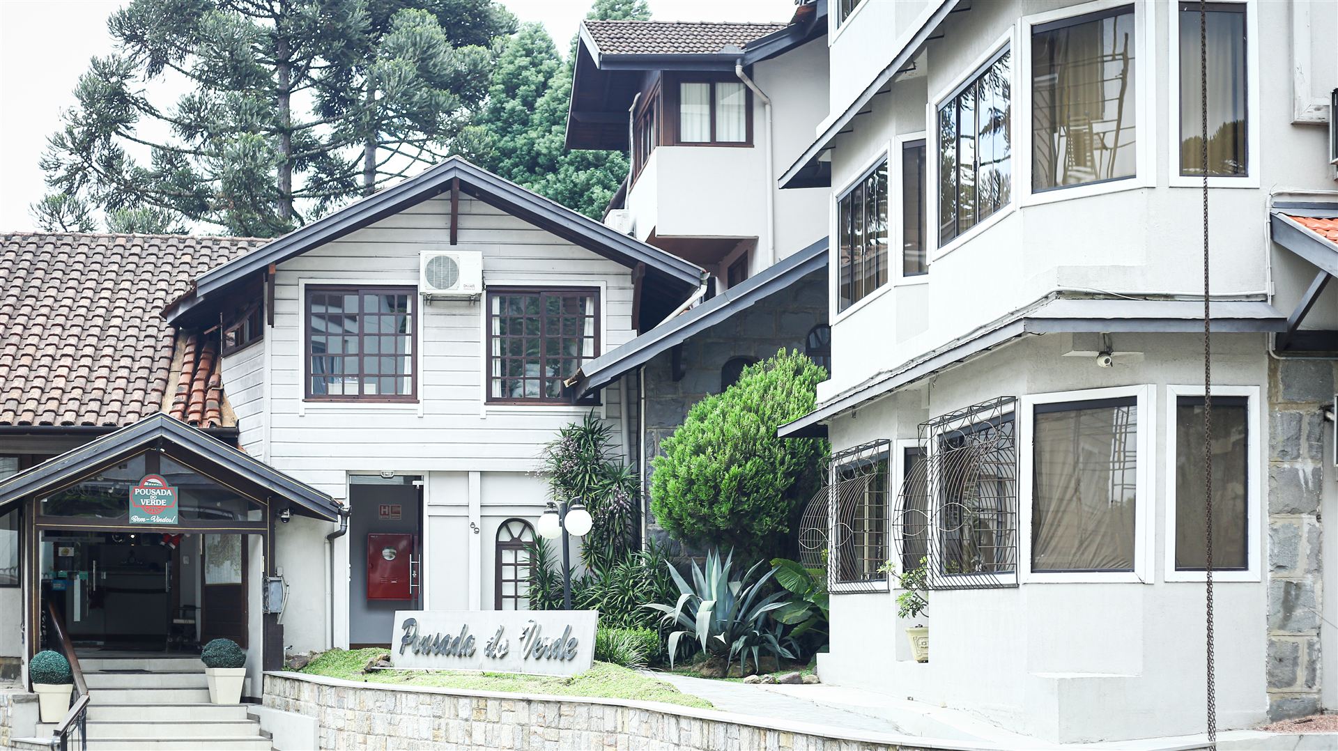 Fachada da Pousada do Verde